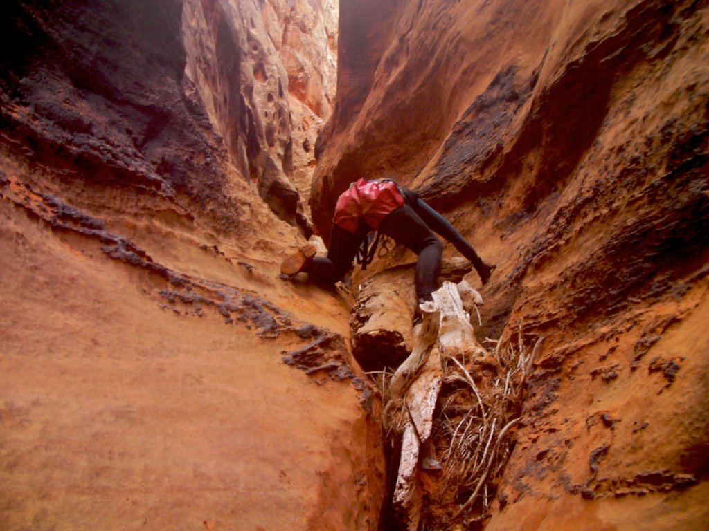 escalante-canyoneering-2009-077.jpg